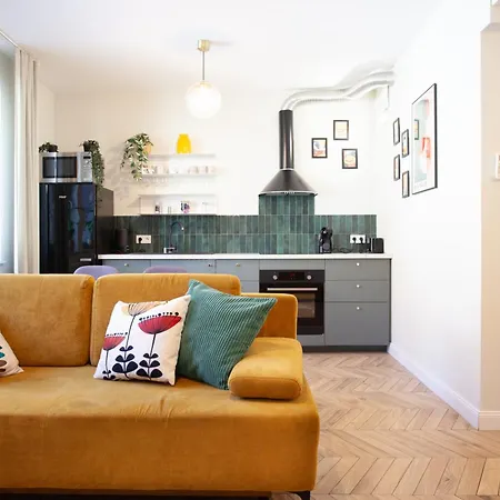 Space Old Town Apartment