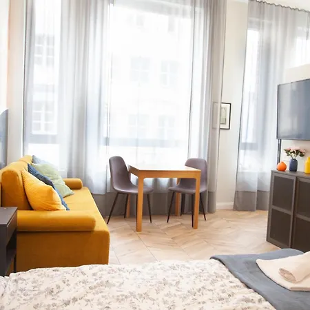 Space Old Town Apartment *
